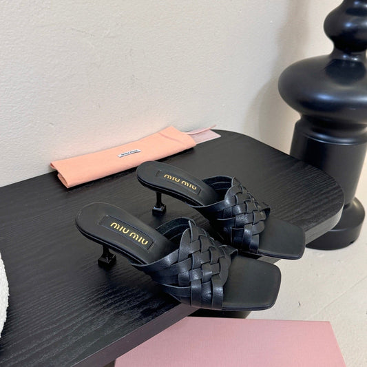 MIU 26ss Flat Sandals 50 Black Sheepskin 627352