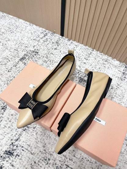 Miu Pointed-Toe Ballet Flats Beige Black Sheepskin 591562