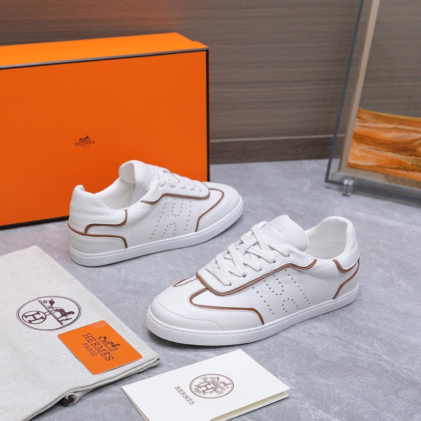 HM 26ss Casual Sneakers White Sheepskin 637715