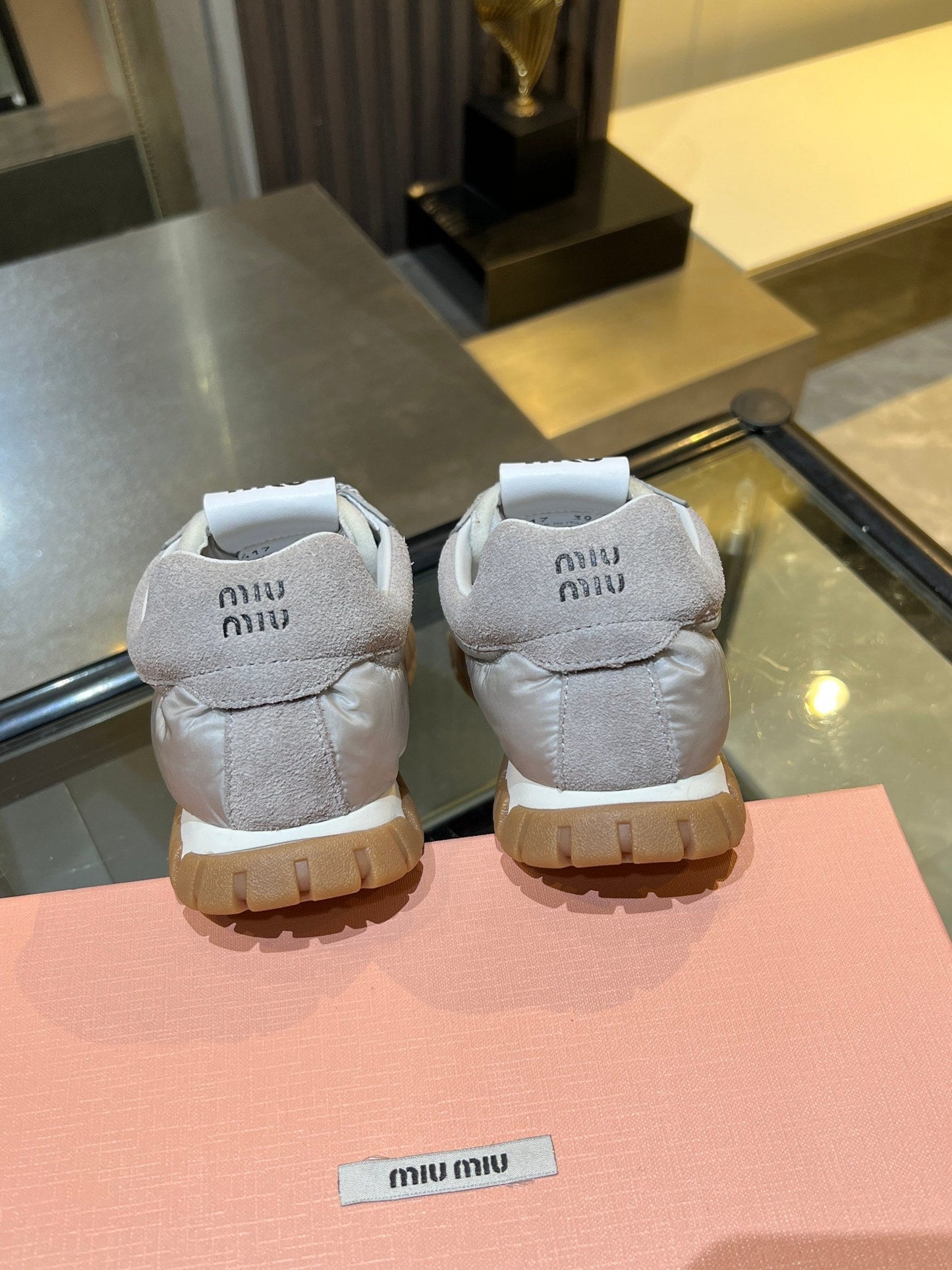 MIU 26ss Sneaker Gray Fabric Suede 625652