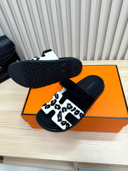 HM 26ss Slippers Black White Suede Leather 618576