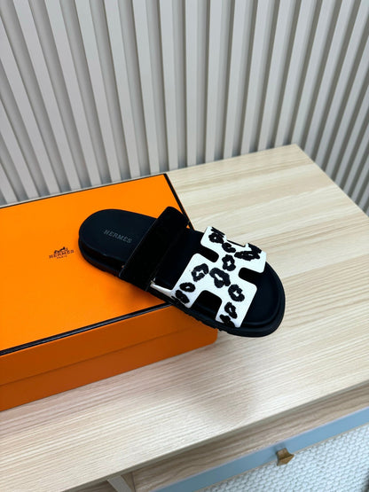 HM 26ss Slippers Black White Suede Leather 618576