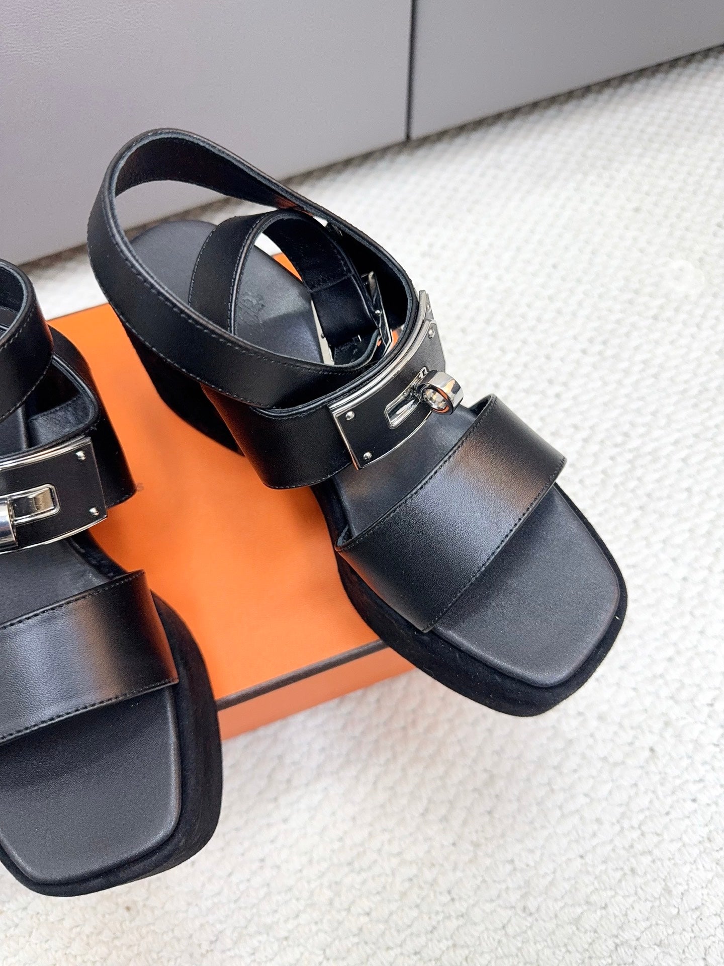 HM 2026 Platform Sandals 70 Black Suede Cowhide 664408