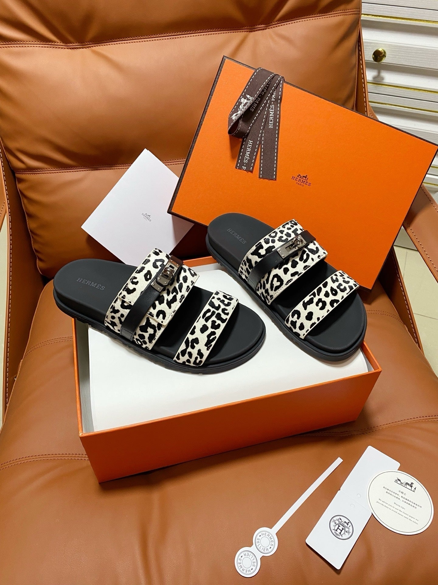 HM 2026 Velcro Sandals Black White Cowhide 663788