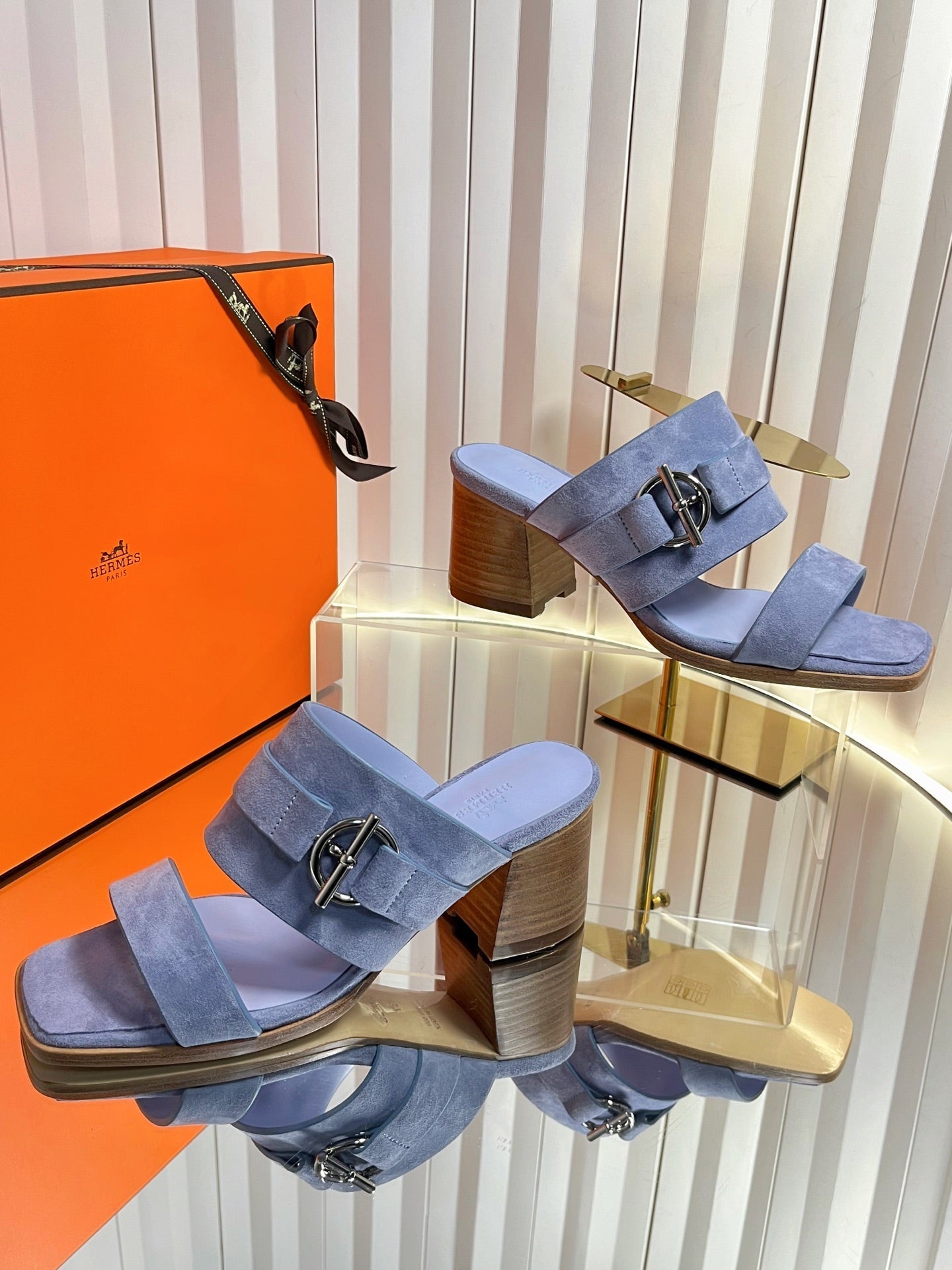 HM 26ss Kelly Buckle High-Heeled Sandals Blue Pastel Suede 641962