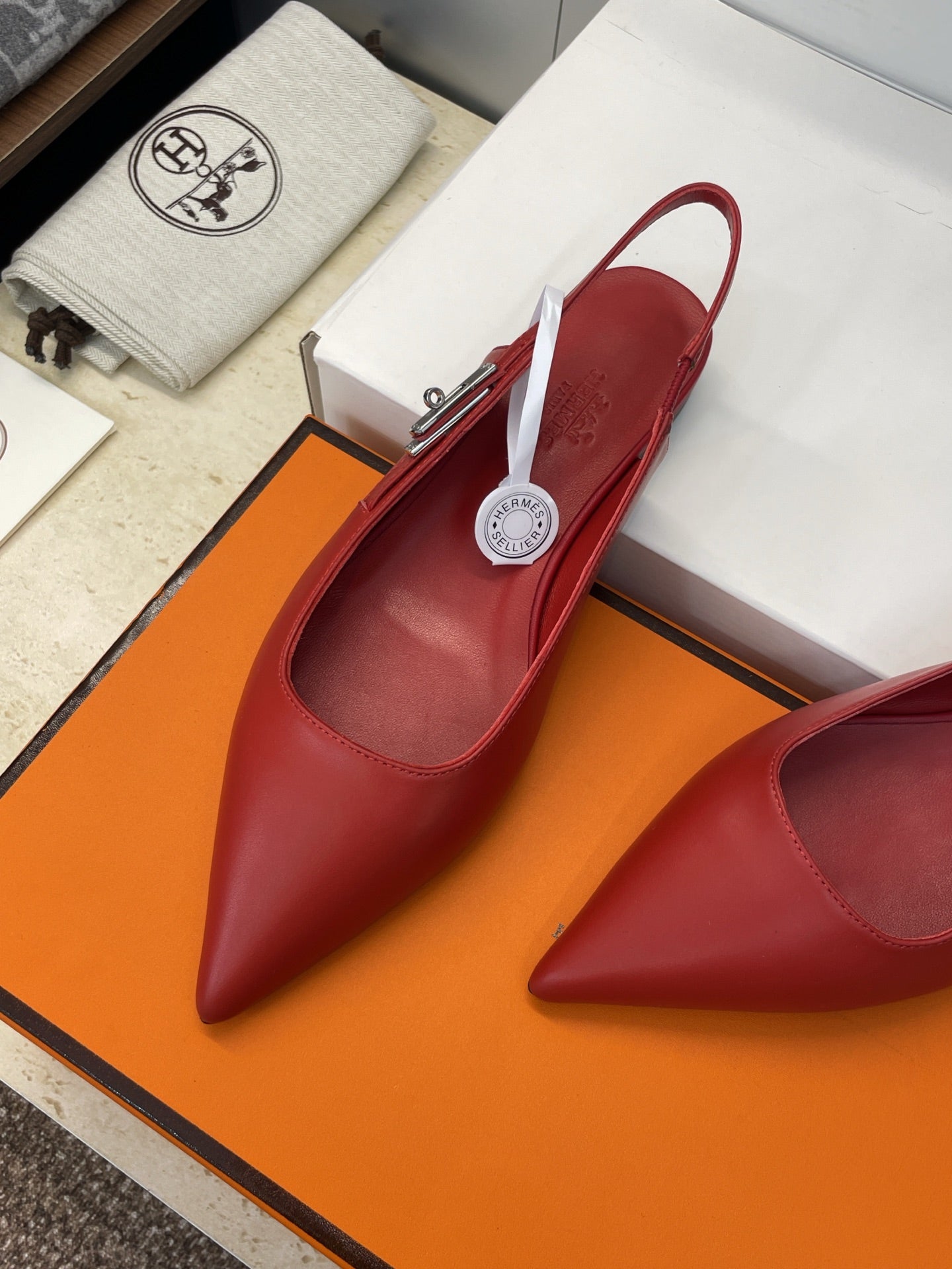 HM 26ss Slingback Flat Red Calfskin 607274