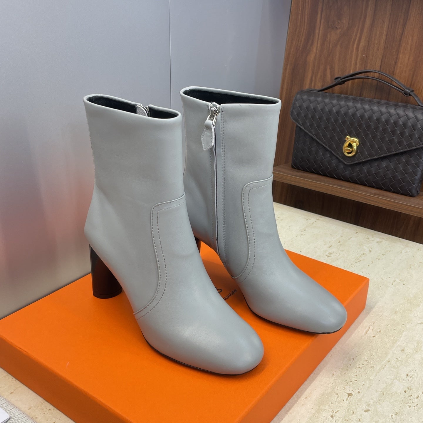 HM 26ss Lolita Chelsea Boots 80 Light Gray Calfskin 607088