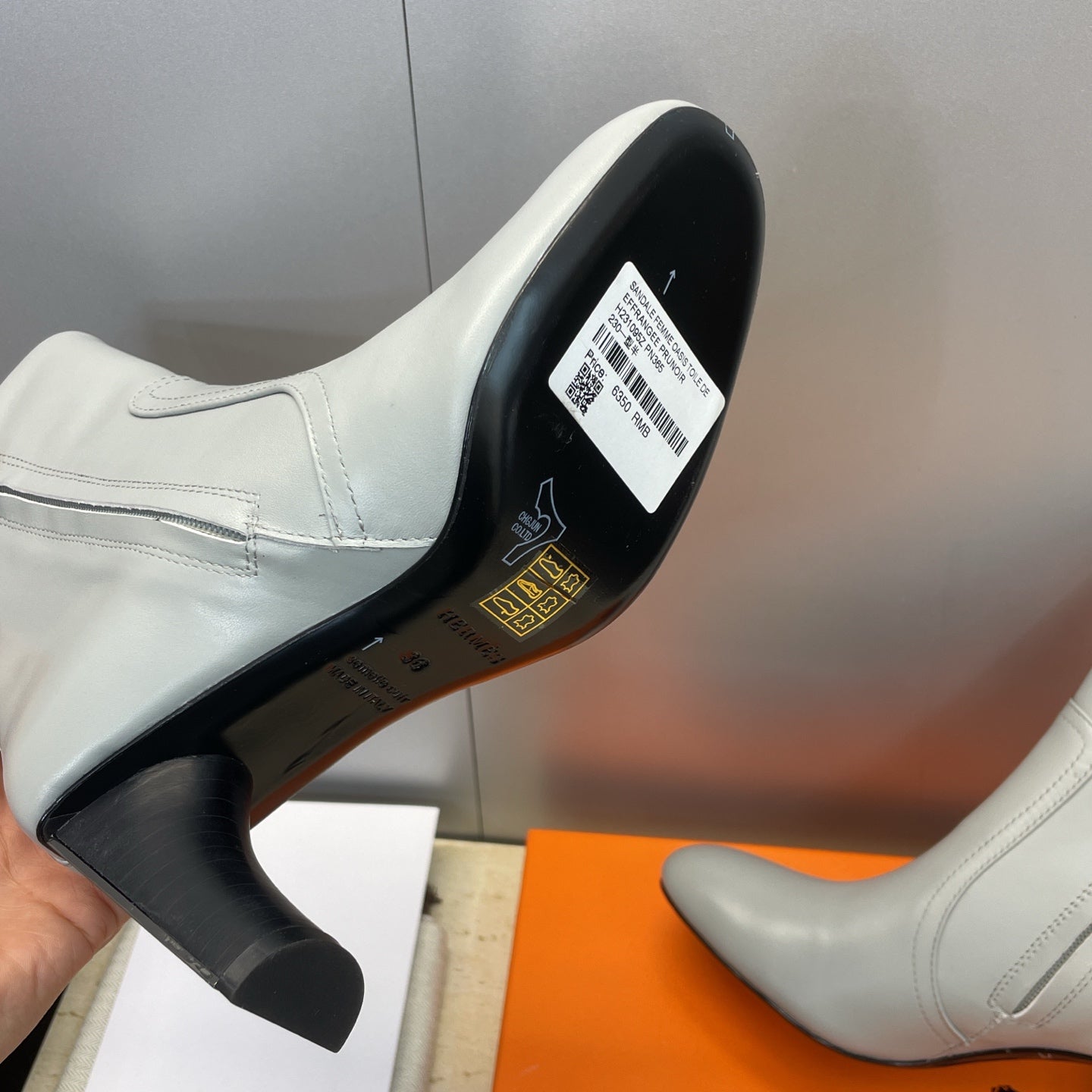 HM 26ss Lolita Chelsea Boots 80 Light Gray Calfskin 607088