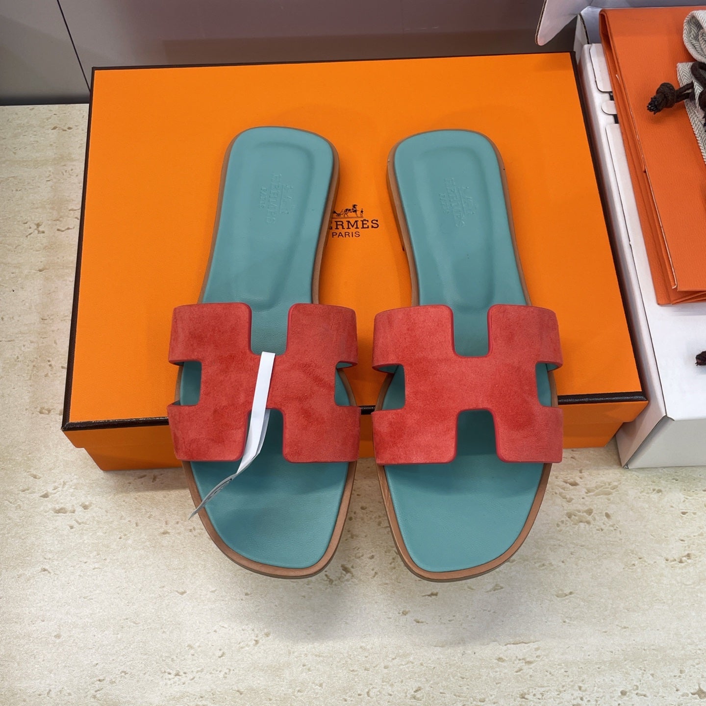 HM 26ss  Oran Sandals Turquoise Red Suede Cowhide 607206