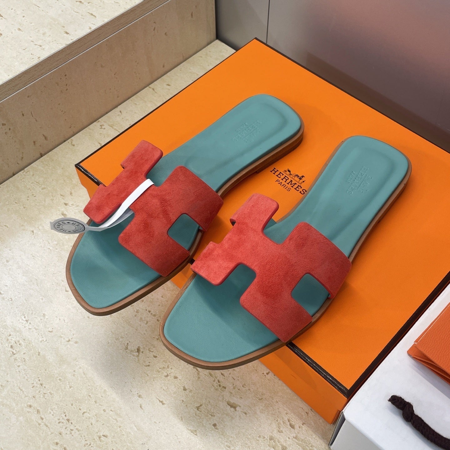 HM 26ss  Oran Sandals Turquoise Red Suede Cowhide 607206