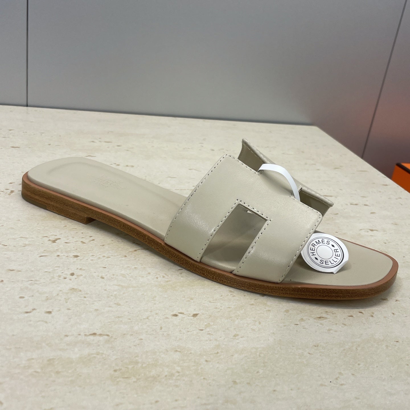 HM 26ss Oran Sandals Light Beige Calfskin 607225
